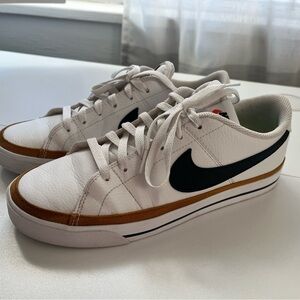 Nike Court Legacy